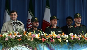 230909 iran ahmadinejad parade ANP 10892724 01 300x172 LIran : Le coupable idéal