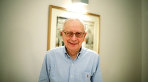 Le Canard enchaîné investit les réseaux sociaux et gazouille sur Twitter