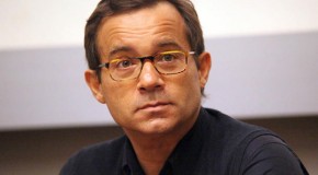 Jean-Luc Delarue n’est pas mort, contrairement à ce que Carl de Canada affirme