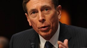 David Petraeus, le chef de la CIA, démissionne à cause d’une relation extra-conjuguale