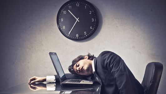 SleepWork main 0427 Feignantise: faites sous traiter votre emploi en Chine