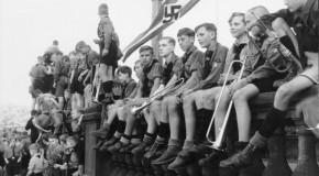 Des chants Nazis à la place de chansons de Noël