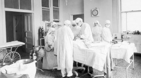 Mort dans les toilettes d’un hôpital et oublié 36 heures