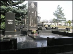 tombe6.2 Absurde: ces tombes de gangsters russes