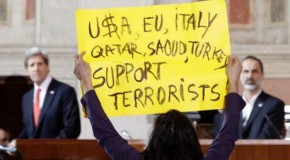 Une femme défie « les amis de la Syrie » à Rome