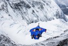 Everest: Valery Rozov réalise le premier saut en base jump