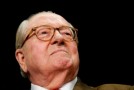 Jean-Marie Le Pen: « Les Roms ont une présence urticante et odorante »
